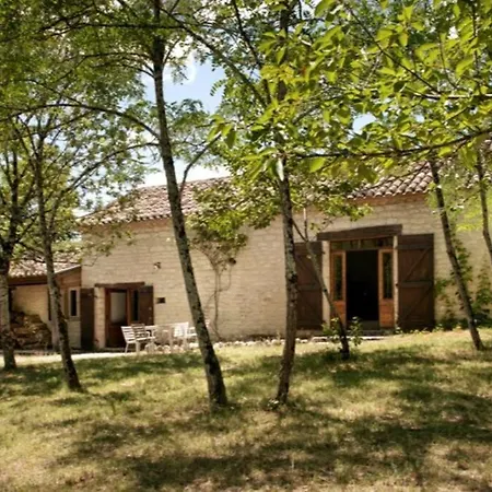Casa de Férias Gite La Bergerie - Piscine - Jacuzzi - Paisible - En Quercy Blanc
